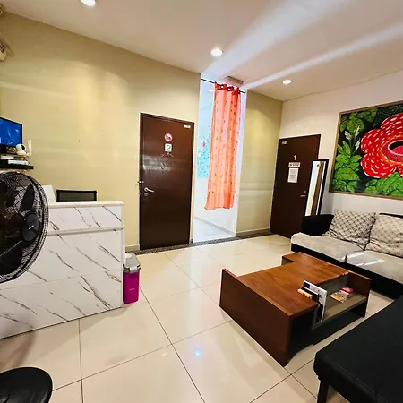 H2 Segama Backpacker Hostel